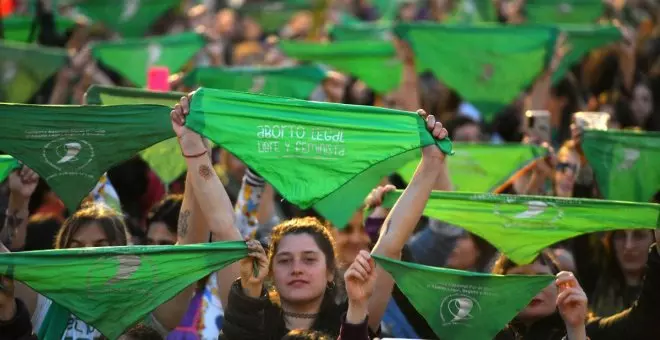 Argentina se tiñe de verde en una marcha feminista multitudinaria contra Milei