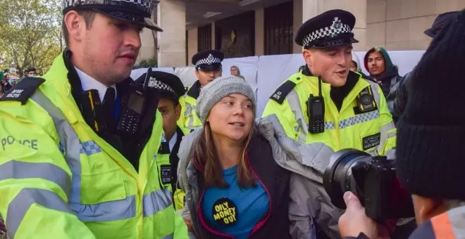 Detienen a Greta Thunberg en Londres durante una protesta contra los combustibles fósiles