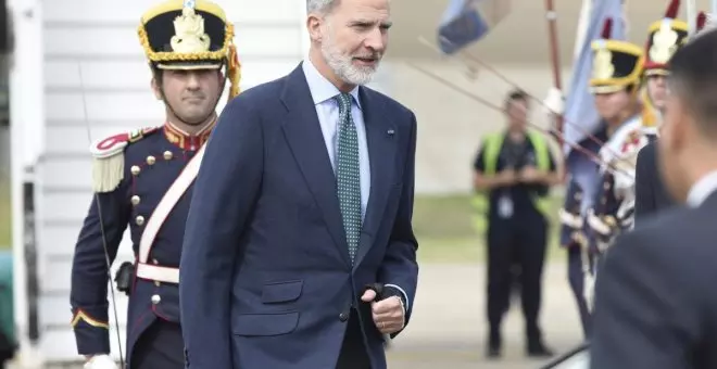 Felipe VI llega a Argentina y se reúne con Javier Milei antes de la investidura del presidente ultra