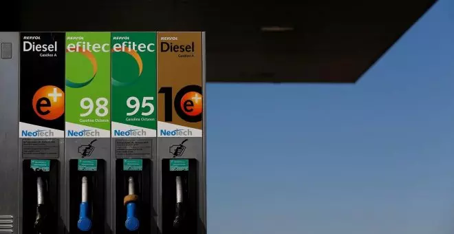 La CNMC abre un expediente a Repsol por encarecer el carburante para las gasolineras automáticas