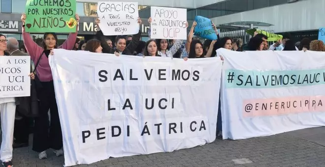 Varias familias entregan más de 104.500 firmas a la Consejería de Sanidad para salvar la UCI Pediátrica de La Paz
