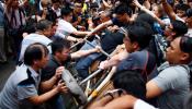 Al menos 19 detenidos y 18 heridos en los enfrentamientos en Hong Kong