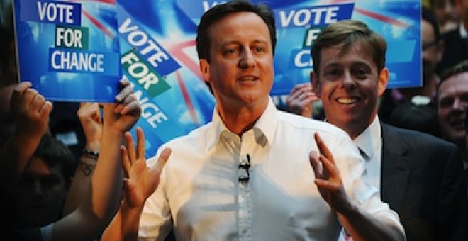 Cameron amaga con saltarse las reglas constitucionales