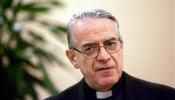El Vaticano suspende a un miembro de la Curia que había confesado ser homosexual en televisión