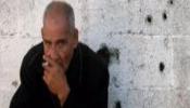 Miles de palestinos de una Gaza arruinada se desesperan por la falta de tabaco