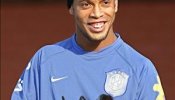 Rijkaard reserva a Ronaldinho para el partido ante el Glasgow Rangers
