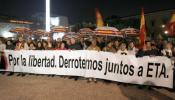 Los españoles salen a la calle para protestar contra ETA