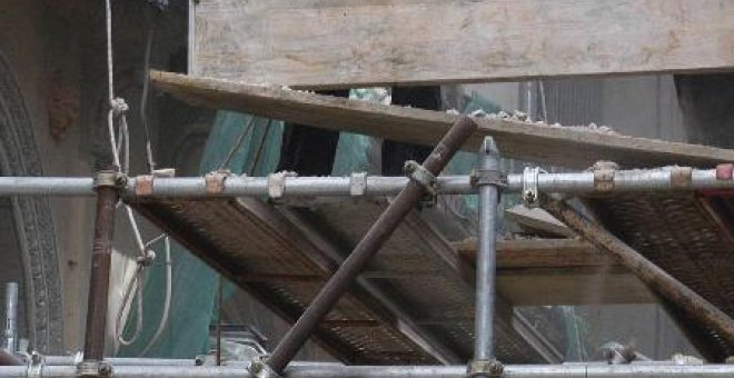 Fallece una niña de cinco años en Béjar tras caerle una estructura de un edificio en obras