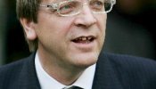 El Rey Alberto II encarga a Verhofstadt la formación de un Gobierno interino