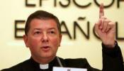 Los obispos critican al PSOE y sonríen al PP
