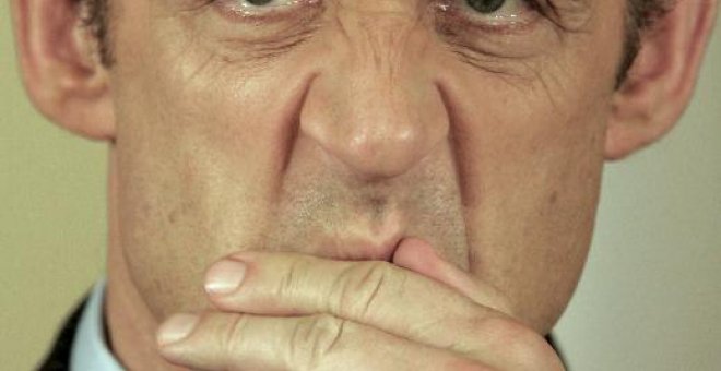 Sarkozy denuncia al medio que dijo que había enviado un mensaje a su ex mujer