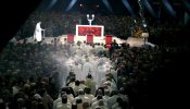 Decenas de miles de personas acuden a Lourdes en el 150 aniversario de la aparición