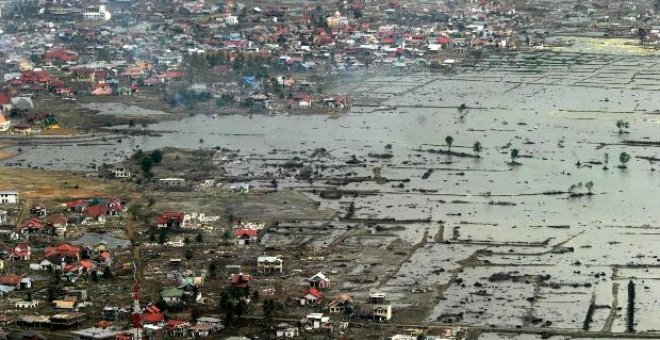 Las autoridades de Indonesia dan la alerta de tsunami tras un maremoto de 7,1