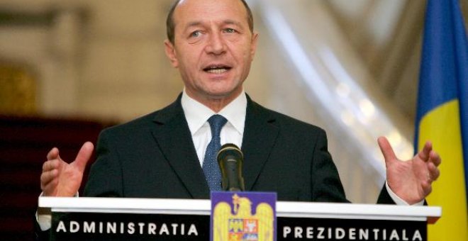 Basescu trata de calmar tensiones nacionalistas en Transilvania tras Kosovo
