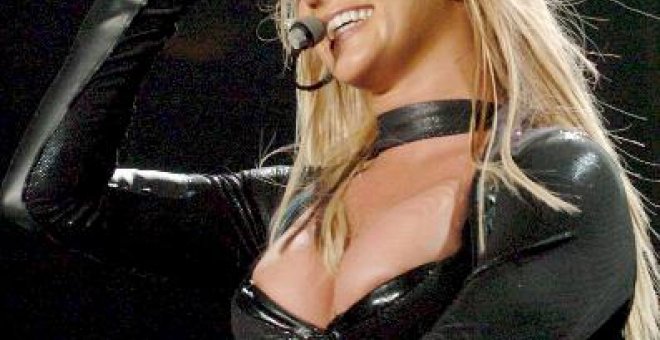 La cantante Britney Spears recibe alabanzas como profesora de baile