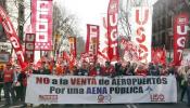 Los sindicatos convocan 25 días de paros en Aena contra la privatización
