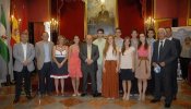 El alcalde de Granada, del PP, a unas estudiantes: "Las mujeres, cuanto más desnudas, más elegantes"