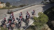 Una ciudadana inglesa atropella en Alicante a seis ciclistas del equipo alemán Giant