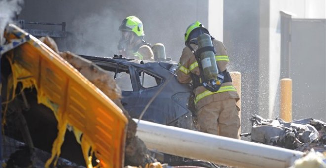 Cinco muertos al estrellarse una avioneta en un centro comercial en Melbourne