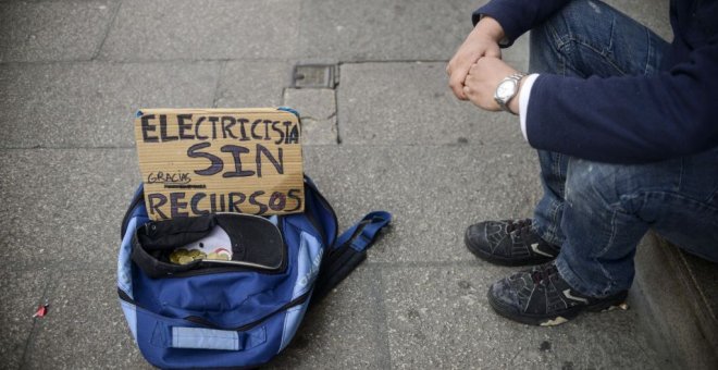 Cáritas denuncia un "empobrecimiento de la pobreza": el 70% de hogares sigue en crisis