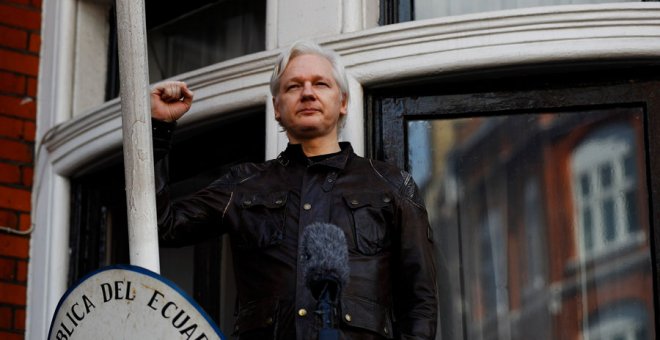 Wikileaks denuncia que Assange será expulsado de la Embajada de Ecuador en Londres "en cuestión de horas o días"