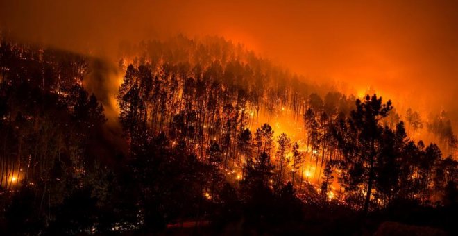Los quince incendios activos en Galicia afectan a más de 1.880 hectáreas