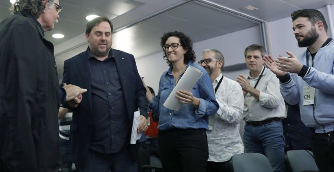 Oriol Junqueras assenyala Marta Rovira com a futura presidenta de la Generalitat