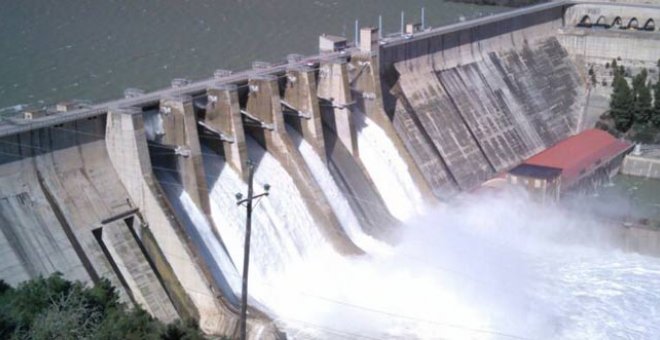 La nacionalización del sector hidroeléctrico llega a la agenda política