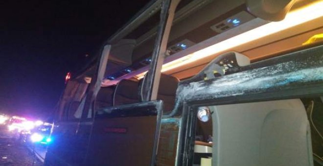 Doce heridos en un accidente entre un autobús y un camión en Valencia