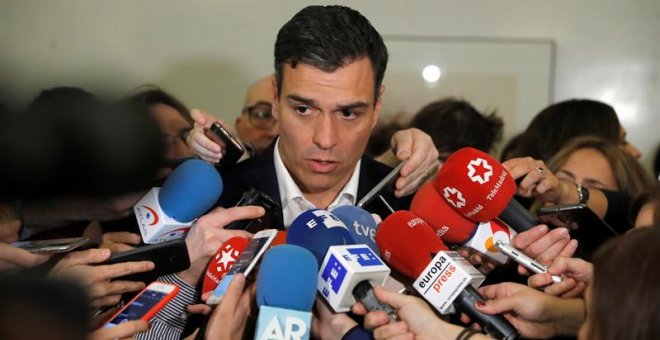Sánchez pide públicamente a Rivera que apoye a Gabilondo