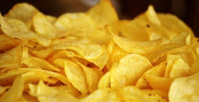 Acrilamida, la sustancia cancerígena de las patatas fritas (y otros alimentos) que la UE ha empezado a controlar