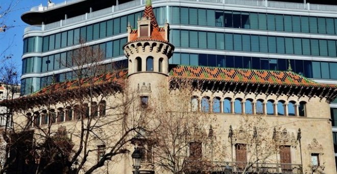 La Diputació de Barcelona retira el llaç groc de la façana per ordre de Marín i JxCat demana que es torni a posar