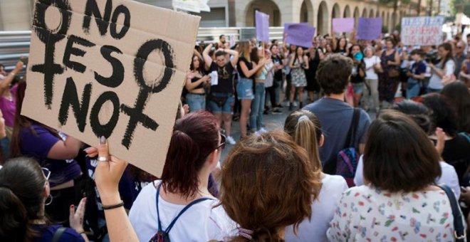 España lleva 30 años sin políticas públicas ni planes de acción contra la violencia sexual, denuncia Amnistía