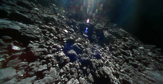 Robots saltarines sobre un asteroide