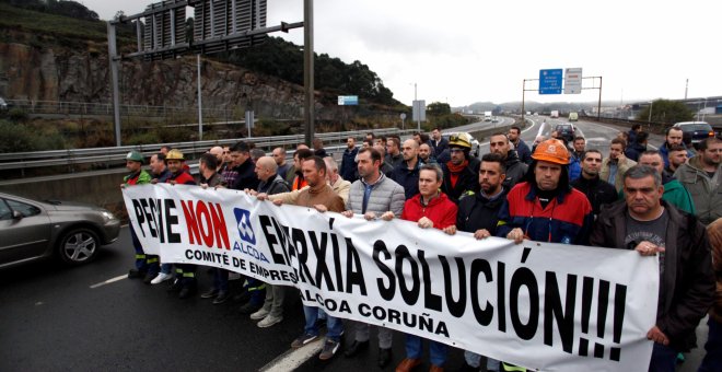 Los trabajadores de Alcoa inician movilizaciones tras el anuncio de cierre de dos plantas en España