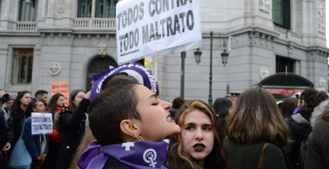 Gritos, pancartas y batucadas en las calles de Madrid contra la violencia machista