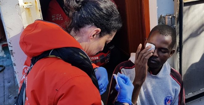 Un pesquero español rescata a 12 migrantes abandonados en el mar por una patrullera libia