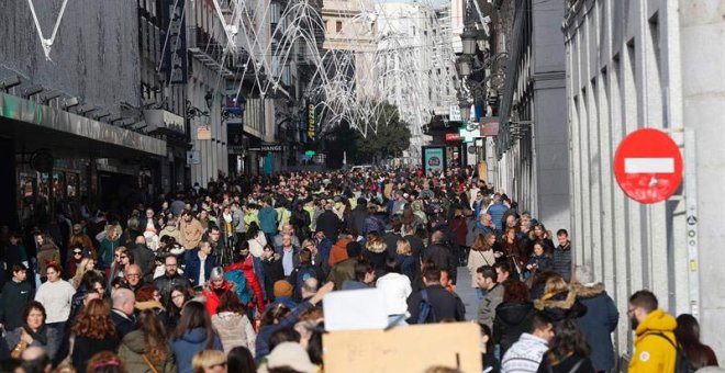 La inmigración compensa la pérdida de población en España por tercer año seguido