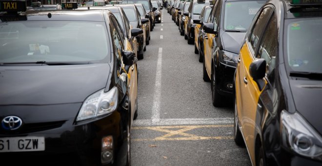 Els taxistes de Barcelona decideixen tornar a la feina aquest dijous