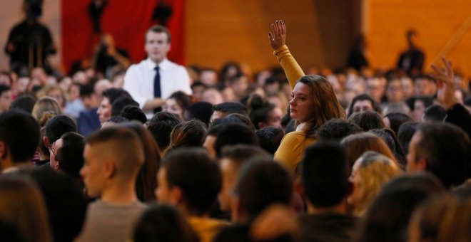 Macron ofrece 500 euros a los jóvenes para que los gasten en cultura