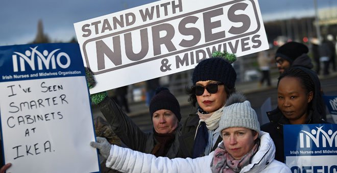 Las enfermeras inglesas están quemadas: no pueden conciliar y las renuncias se triplican