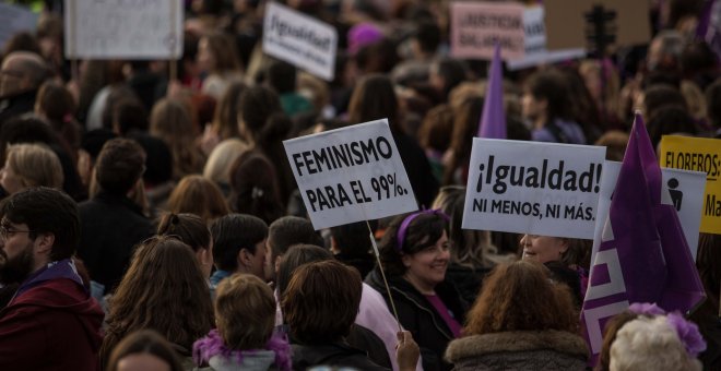 Más de un centenar de profesionales y activistas unen fuerzas para crear el partido Feministas