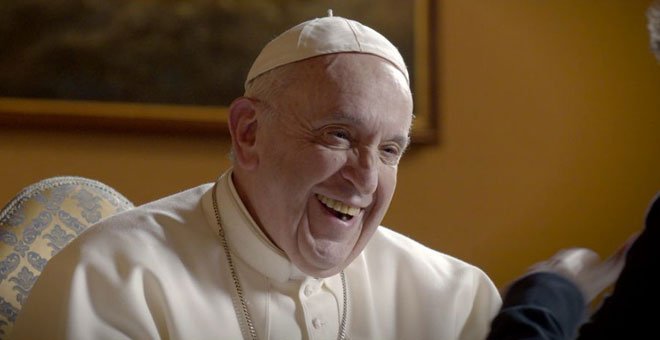 El papa admite que se equivocó al decir que "el feminismo es machismo con faldas"