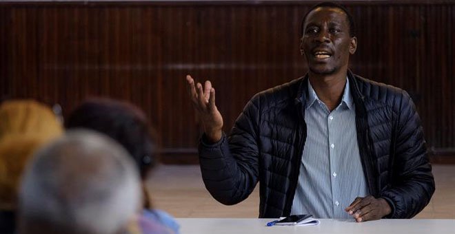 Luc André Diouf, el candidato que durmió en la calle y temió que lo deportaran a Senegal