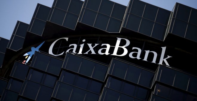 El beneficio trimestral de Caixabank cae un 24% por los menores ingresos financieros y Repsol
