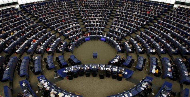 La Eurocámara pide actuar contra Polonia por su legislación contra el aborto
