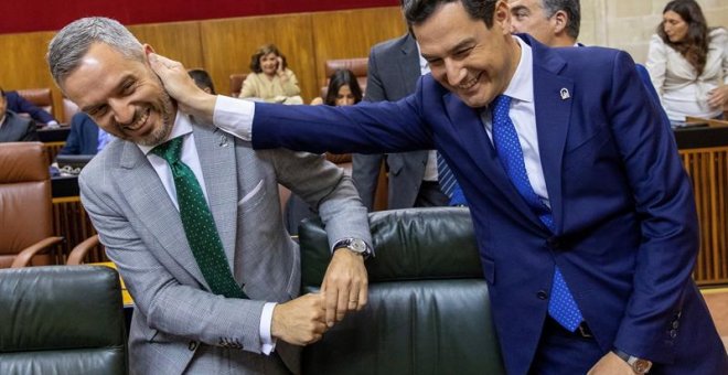 El consejero andaluz de Hacienda se mete en un lío absurdo con la izquierda justo después de aprobar el presupuesto con el apoyo ultra