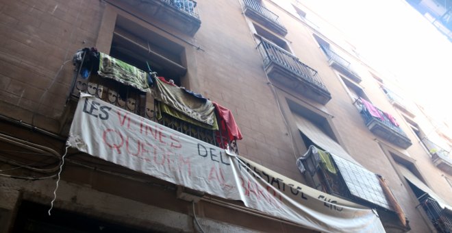 El Ayuntamiento de Barcelona y el fondo Blackstone llegan a un acuerdo para evitar el desalojo de siete familias