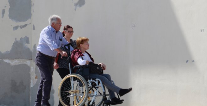 La Generalitat impulsa un nou model d’assistència personal per a persones amb discapacitat física i sordceguesa