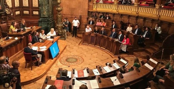 L'Ajuntament de Barcelona aprova demanar al Congrés que impulsi una comissió d'investigació sobre els atemptats del 17-A